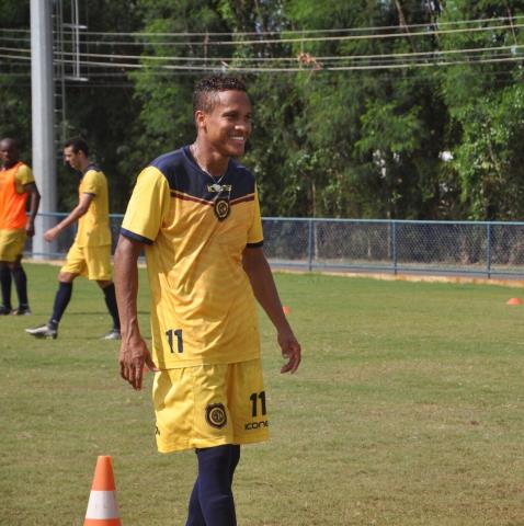 Soares comemora a classificação do Madureira