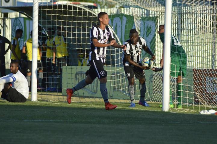 Botafogo vira sobre o Boavista, em Bacaxá