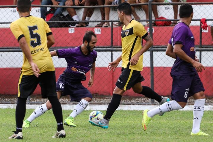 Roxinho bate o Tigres do Brasil e respira no Grupo X