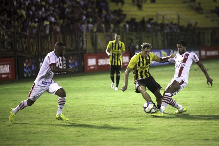 Volta Redonda e Bangu empatam no Estádio da Cidadania