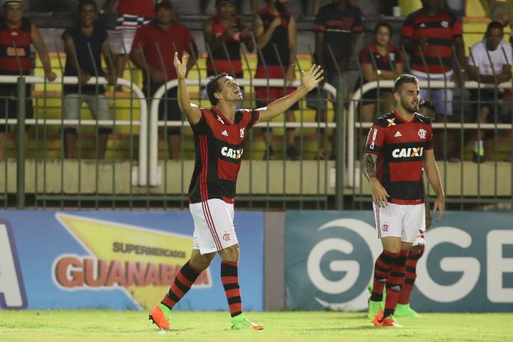 Com "Hat-Trick" de Damião, Flamengo goleia a Lusa