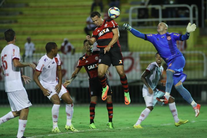 Flamengo ganha mais uma e se classifica para as semifinais do Carioca