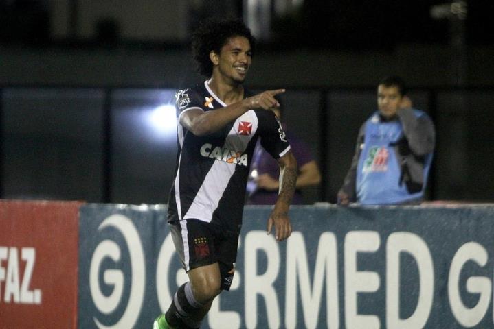 Vasco vence e se aproxima das semifinais do Carioca