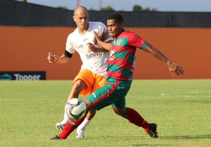 Nova Iguaçu e Portuguesa jogam buscando uma vaga na final do Quadrangular Extra