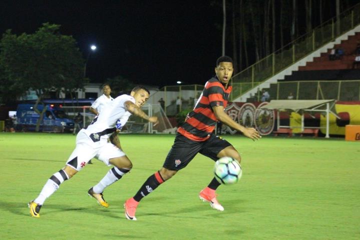 Vasco goleia o Vitória-BA em Salvador