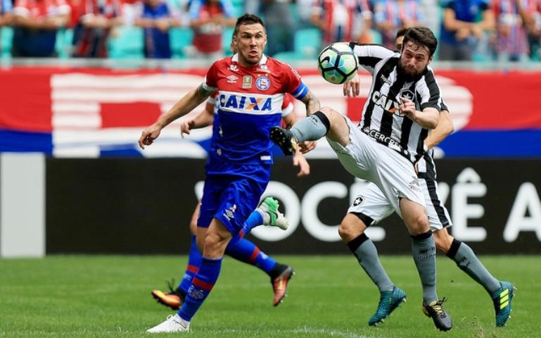 Botafogo vence o Bahia e cola no G6 do Brasileirão