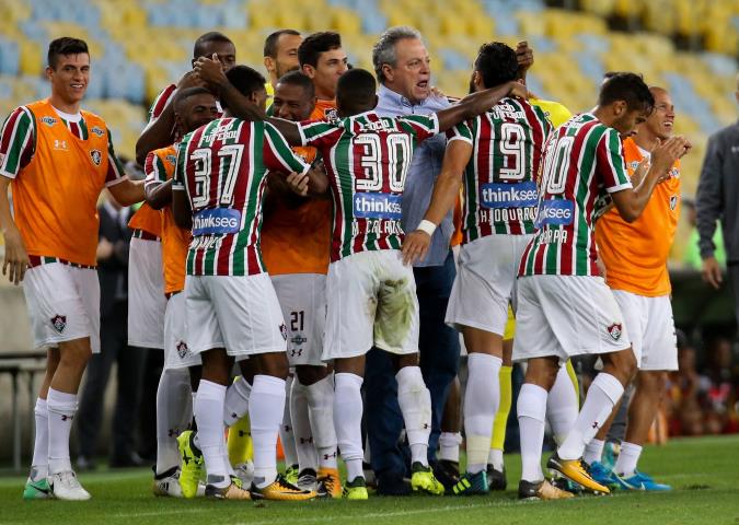 Triunfo em homenagem ao técnico Abel Braga