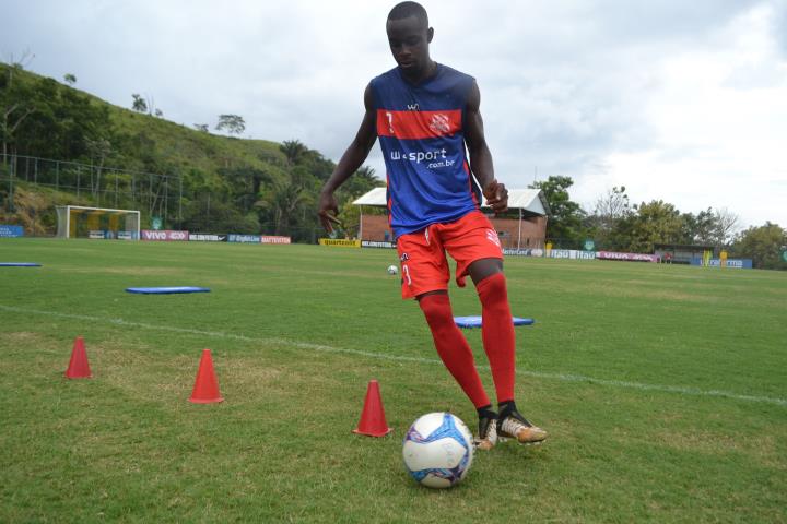 Magno avalia pré-temporada e aponta principal objetivo do Bangu no Carioca