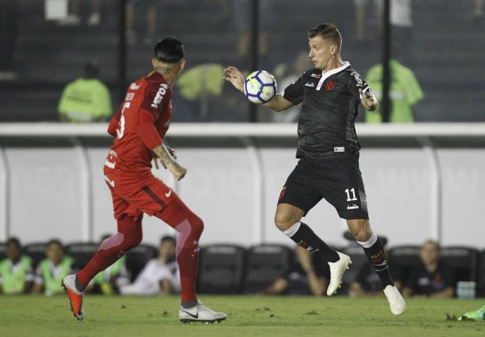 Vasco empata com o Inter-RS e segue fora do Z-4