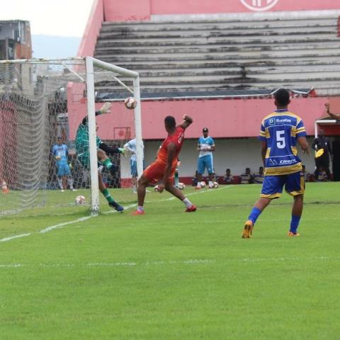 America vence mais um jogo-treino