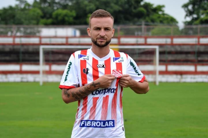 Bangu apresenta mais um reforço para o Carioca