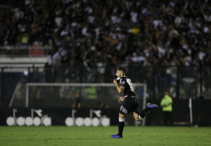 Vasco bate o São Paulo-SP e respira no Brasileirão