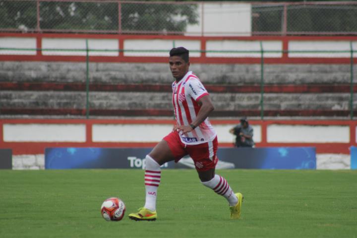 Almir vibra com vaga do Bangu na semifinal da Taça GB