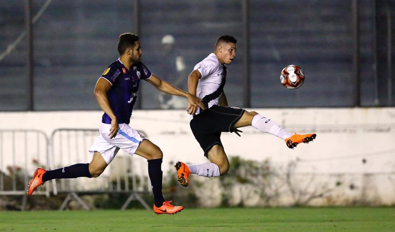 Vasco vence o Macaé de virada