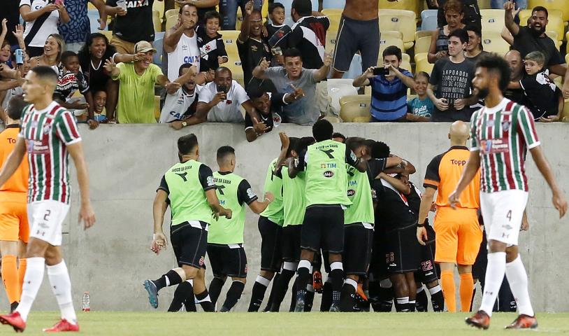 Vasco bate o Fluminense e enfrenta o Botafogo na final do Carioca