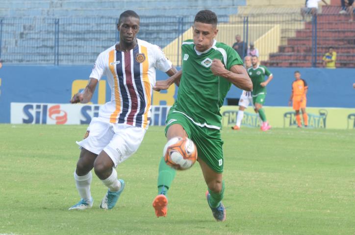 Cabofriense vence e segue viva na briga pela vaga na semifinal