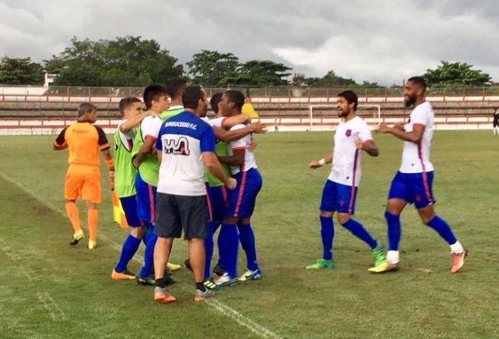 Bonsucesso goleia e assume a ponta do Grupo B