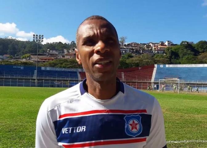 Cadão pede apoio da torcida do Friburguense contra o Santa Cruz