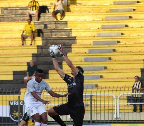 Há 306 minutos sem tomar gol, Douglas Borges divide méritos com a equipe