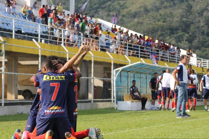 Maricá goleia e está na final do 1º turno da Série B2