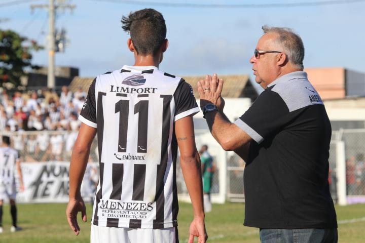 Americano joga com o Friburguense por vaga na final