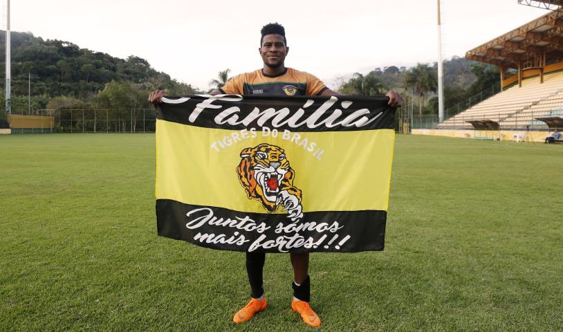 Inspirado em Maicon, Gabriel comemora gol e confia no título da Taça Santos Dumont