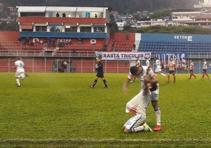 Nos pênaltis, Friburguense garante a vaga na próxima fase da Copa Rio