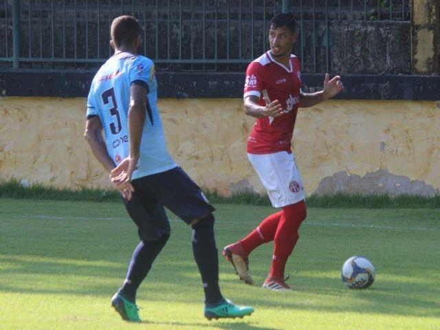 Bruno Bezerra comemora chance e garante estar pronto para ajudar o America