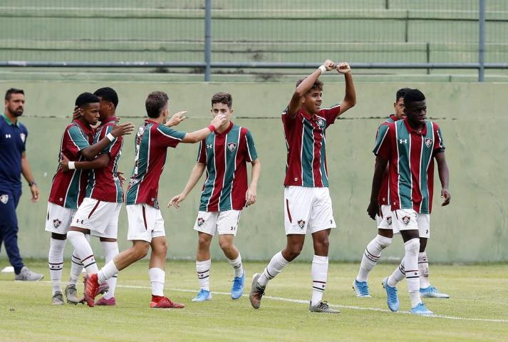 Fluminense sai na frente na decisão do Guilherme Embry