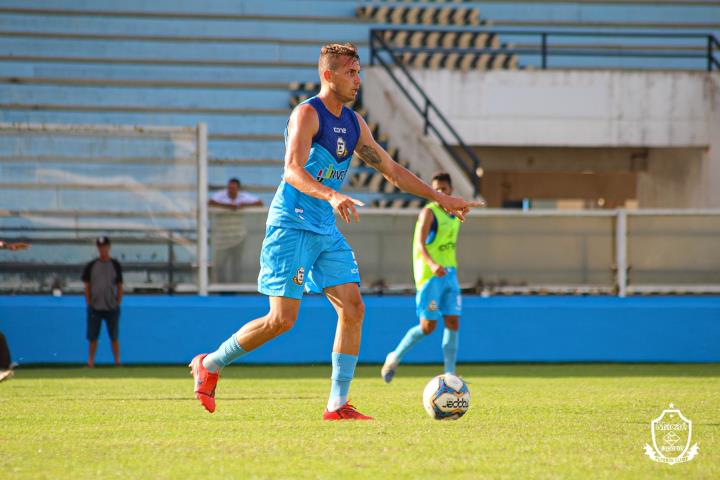 Julinho afirma estar entrosado com o grupo do Macaé Esporte