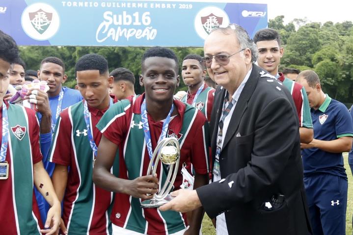 Fluminense conquista o Torneio Guilherme Embry