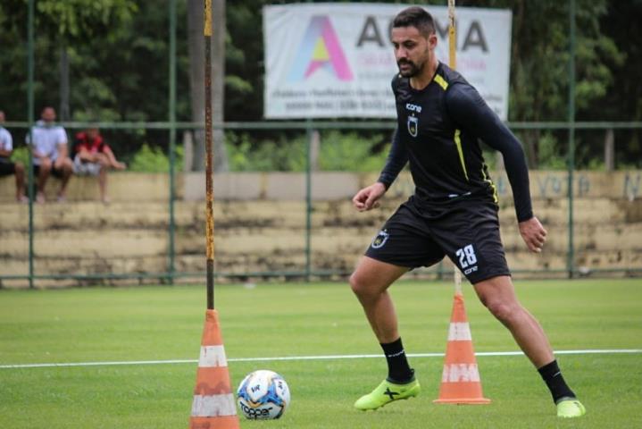 Heitor se recupera de lesão antes do prazo e inicia pré-temporada no Voltaço