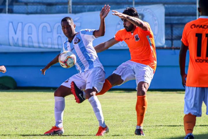 Babi brilha e Macaé vence o Nova Iguaçu