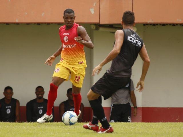 Resende supera o America em jogo-treino