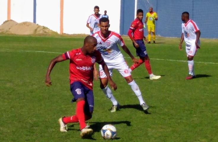 Gonçalense vence e assume liderança do Grupo A