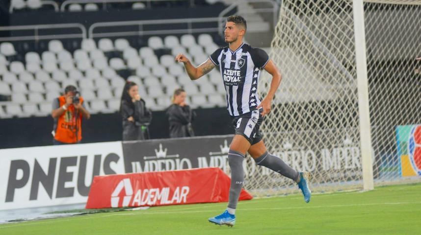 Com gol no fim, Botafogo vira sobre o Resende