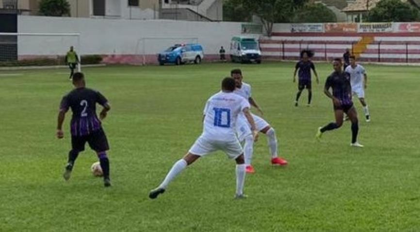 Goytacaz ganha o clássico campista e segue com chances