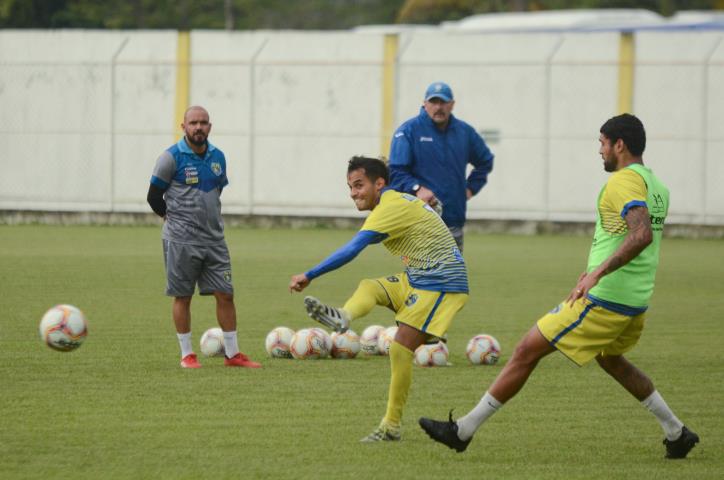 Sampaio Corrêa recebe o Campos buscando retomar a liderança