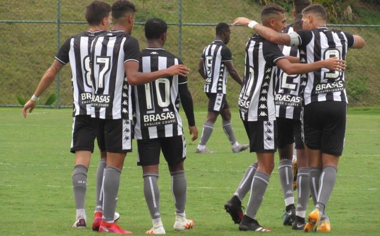 Botafogo sai na frente na decisão da Taça Rio Sub-20