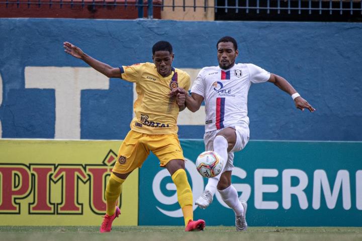 Resende vence o Madureira e embola o Grupo B