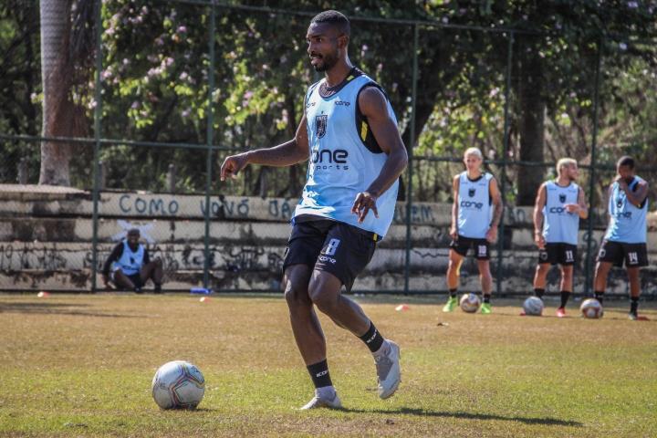 Voltaço faz último treino no CT e segue para o Rio de Janeiro