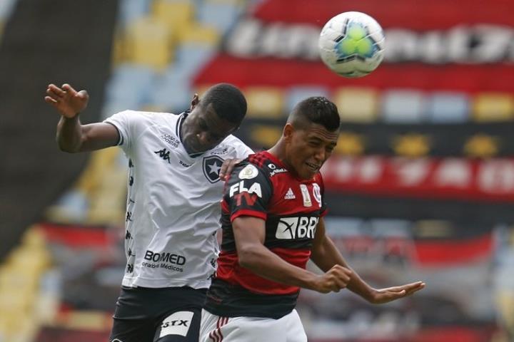 Empate eletrizante no Maracanã