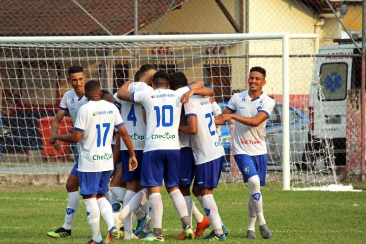 Serrano vence jogo emocionante na estreia da B1