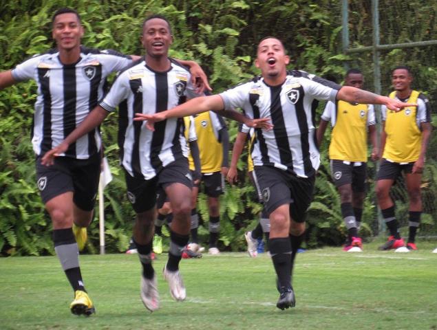 Nos pênaltis, Botafogo avança na Copa Rio Sub-20/OPG