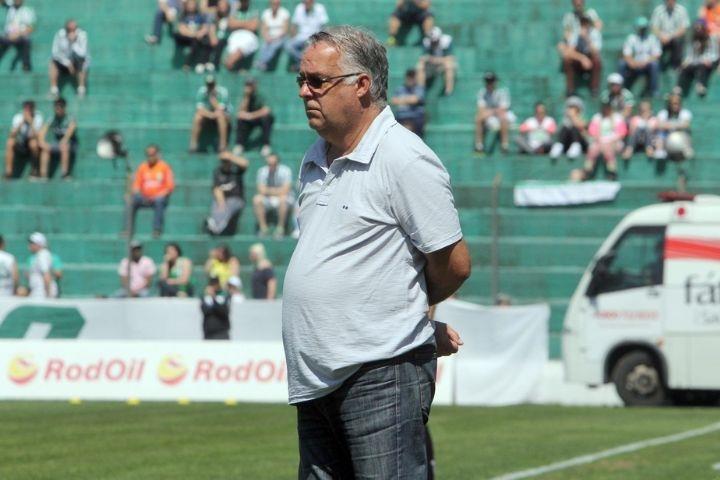 Josué Teixeira é o novo técnico do America