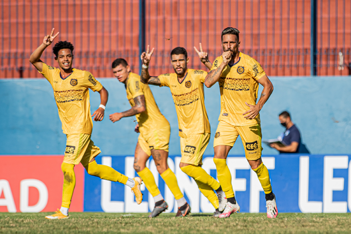 Madureira ganha a primeira no Cariocão