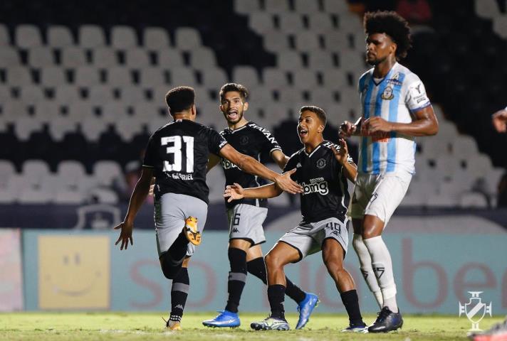 Vasco ganha a primeira no Carioca