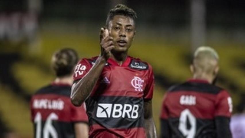 Flamengo derrota o Bangu e assume a ponta isolada