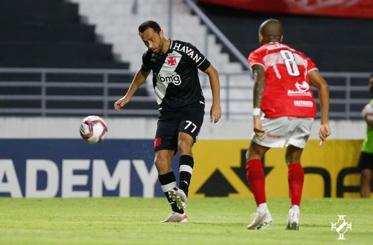 Vasco empata na estreia de Fernando Diniz e Nenê