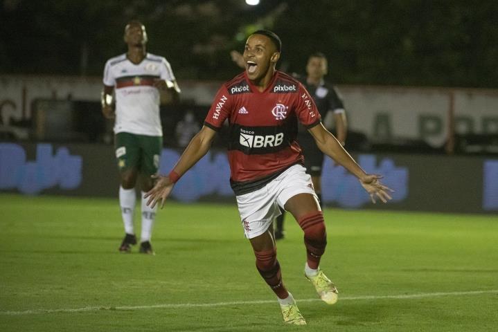 Garotos do Ninho vencem a Lusa na Ilha